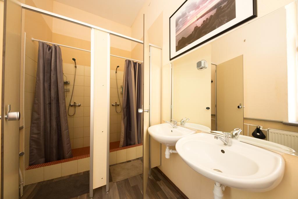 25 Hostel