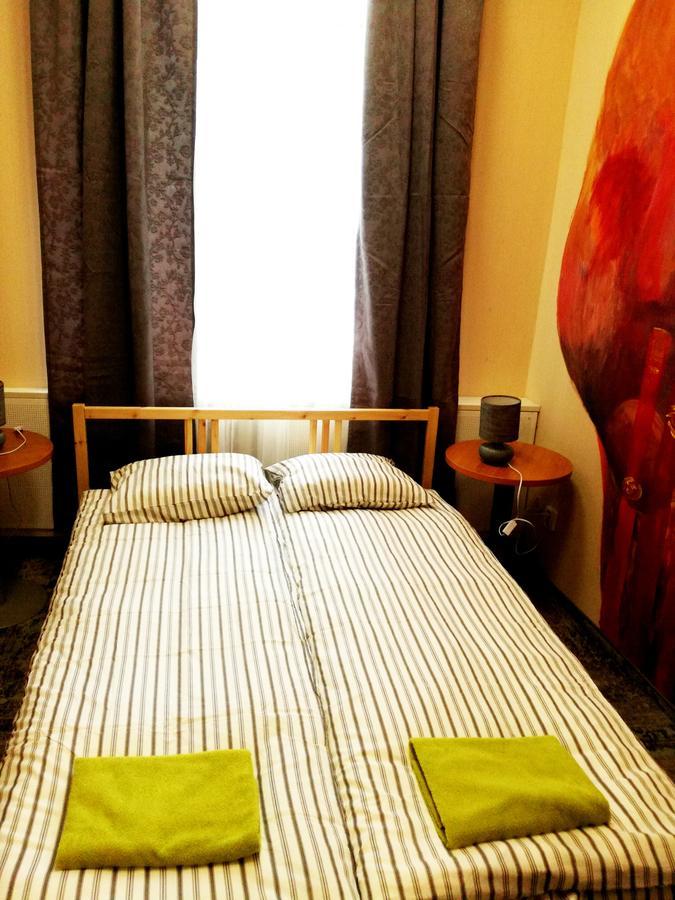 25 Hostel *