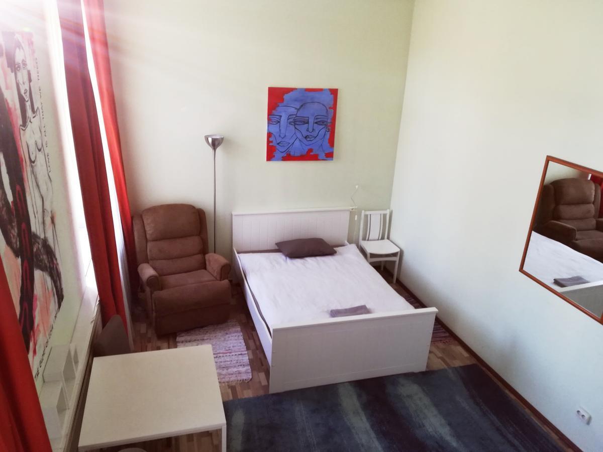 Hostel 25