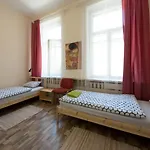 25 Hours Hostel
