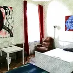25 Hours Hostel